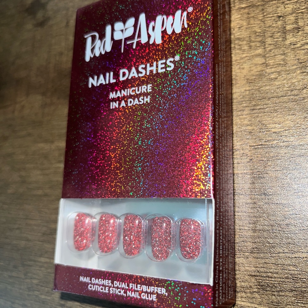 Red Aspen Press On Nails 💅🏽 Mrs. Claws